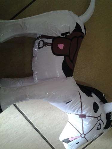 Inflatable horse, 36cm long 53cm wide
