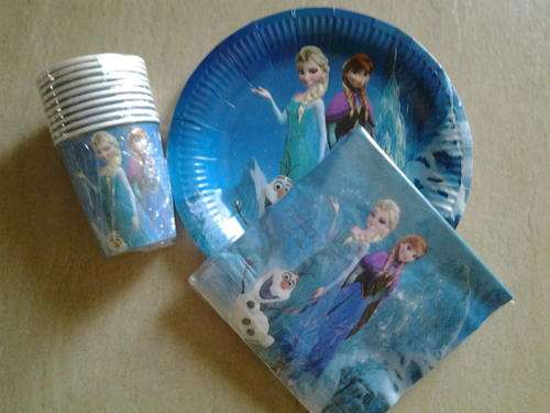 Frozen kids party paper plates and cups / glasses (10 plates and 10 cups+ serviettes)