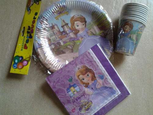 Princess Sofia party (10 plates and 10 cups+ serviettes)