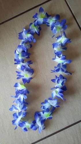 Hawaiian flower string necklace