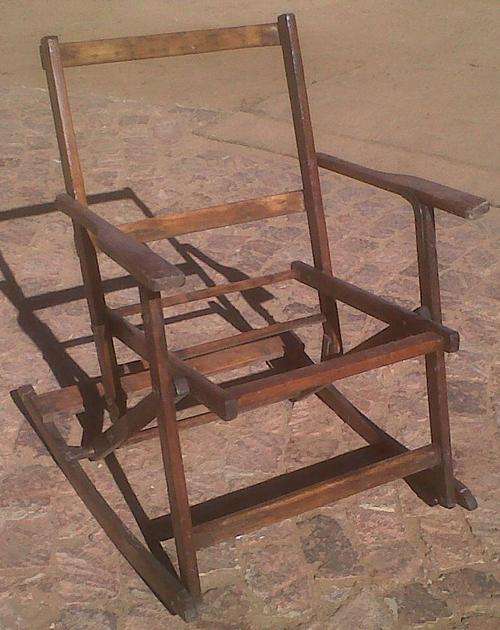 ROCKING CHAIR
