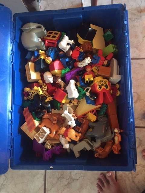 HUGE LEGO DUPLO BOX WITH 625 Pieces