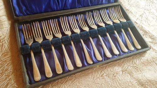 Splendid boxed set Cake Forks