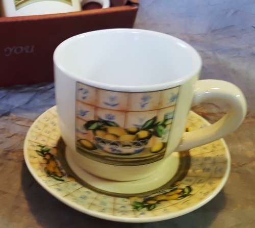 Beautiful Vintage Tea Cup set with spoons - In original Packaging