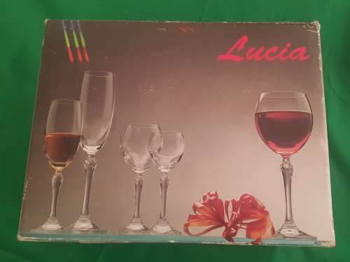 Stunning - Very Special - Set of Crystal Wine Glasses with John Deere Logo - Original Packaging