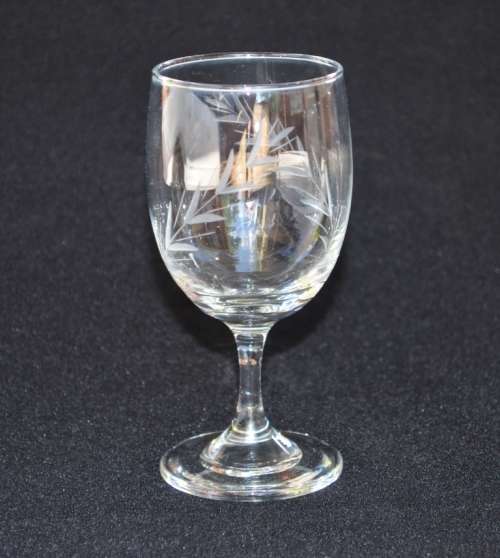 CUT GLASS !!! - Set of SIX beautiful Wine glasses - Beautiful - Last Set!!!