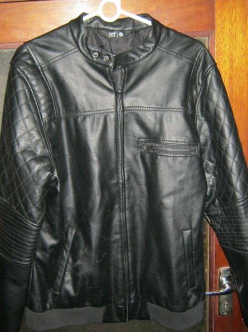 Great Jacket - looks like leather but ain¿t