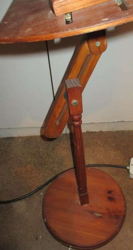 Rotating Canvas Easel with attachments