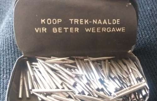 Gramophone Needles x 5 Tins with original needle`s