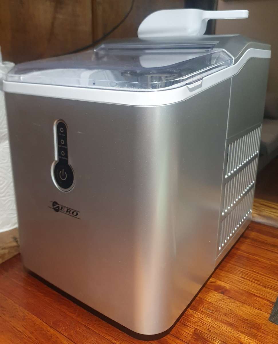 Zero Appliances IM12 Bullet Ice Maker  Silvet