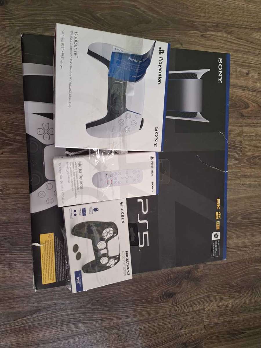 Playstation 5 Digital Edition + Extras!!