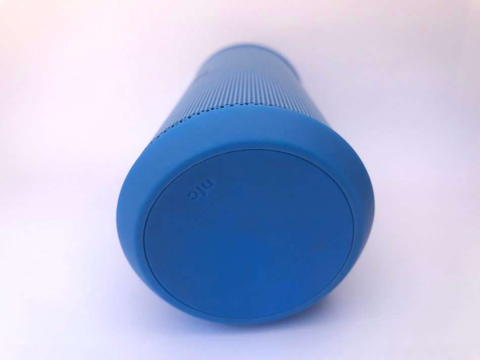 JBL Flip 2  -  Wireless Bluetooth Speaker