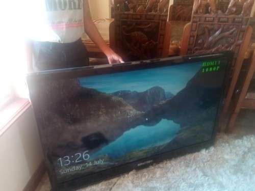 SINOTEC 55 INCH BLACK LCD FLATSCREEN TV / HDMI-VGA MONITOR FULL HD 1080P ST55-T53