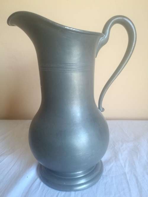 BEAUTIFUL VINTAGE PEWTER JUG AND 2 1/2 PINT PEWTER MUGS