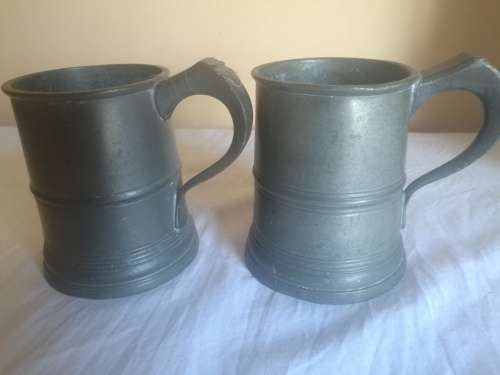 BEAUTIFUL VINTAGE PEWTER JUG AND 2 1/2 PINT PEWTER MUGS
