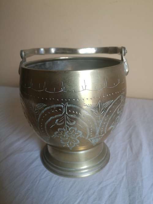VINTAGE EPNS PLATED ICE BUCKET WITH TONGS