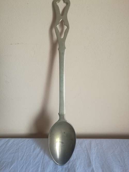 SET OF BRASS DECORATIVE WALL CUTLERY