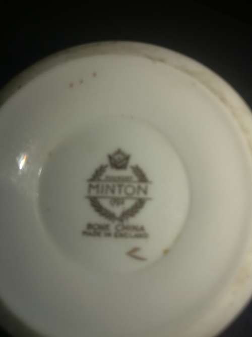 LOT OF 3 X COLLECTIBLE CERAMIC PIECES