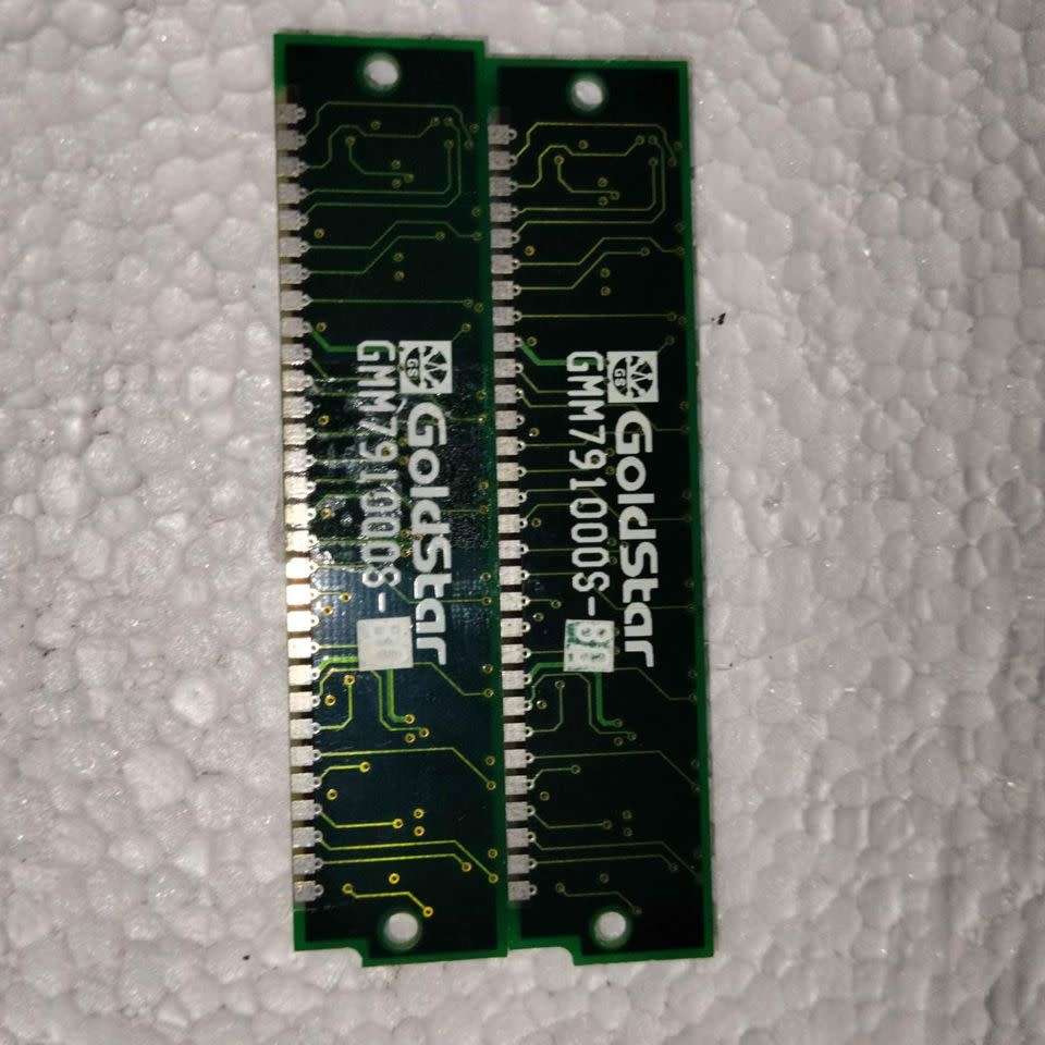 Goldstar GMM791000S-80 30-pin 80ns FPM DRAM SIM Modules