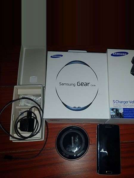 SAMSUNG S6 Edge with Accessories