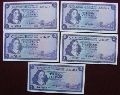 FIVE R2 SOUTH AFRICAN UNUSED BANKNOTES  SIGNED BY TW DE JONGH.