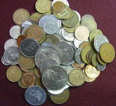 100 MIXED OVERSEAS COINS.   YOUR BID IS PER COIN TO TAKE THE LOT