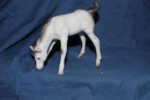 VARIETY OF HORSE ORNAMENTS