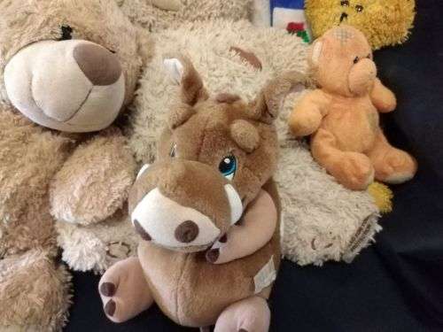 ASSORTED BOX OF PRE-LOVED PLUSH TOYS