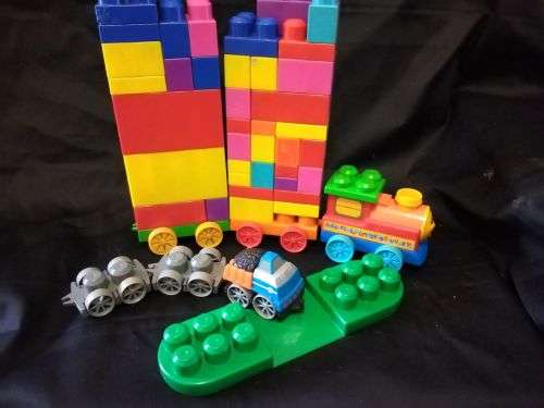 ASSORTED BOX OF MEGA BLOCKS - TRAIN