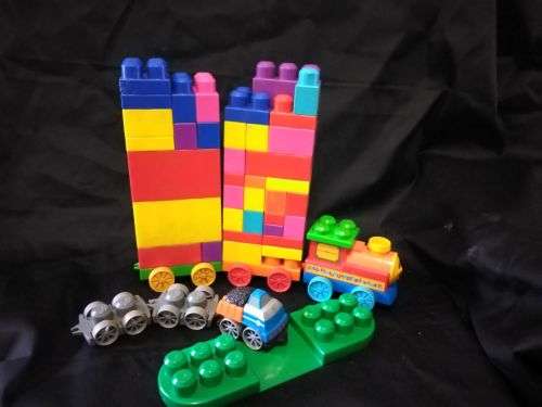 ASSORTED BOX OF MEGA BLOCKS - TRAIN