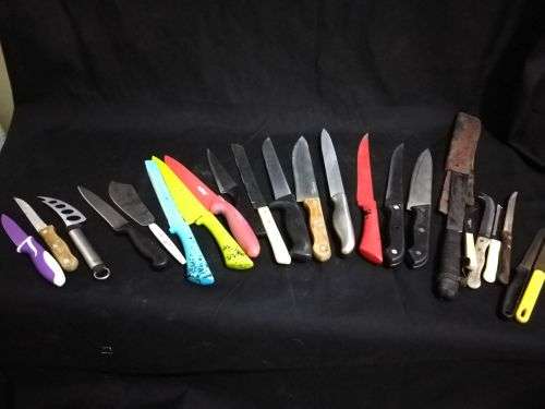 ASSORTED KITCHEN KNIVES