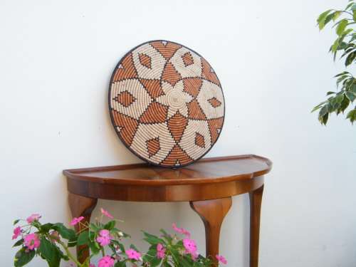 46 cm woven flat basket wall hanging