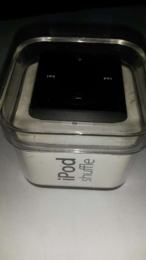 APPLE IPOD SHUFFLE (2GIG)