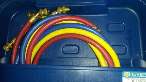 REFRIGERANT CHARGING GAUGES AND PIPES (EUROCOOL)