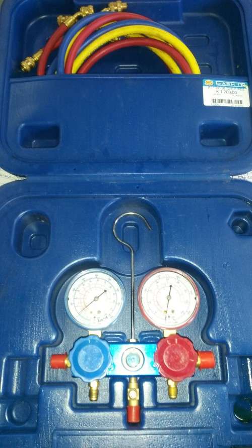 REFRIGERANT CHARGING GAUGES AND PIPES (EUROCOOL)