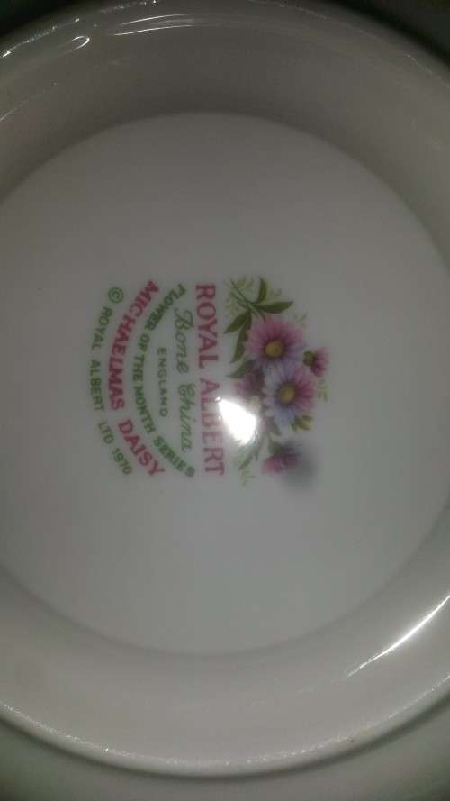 ROYAL ALBERT BONE CHINA (FLOWER OF THE MONTH SERIES)