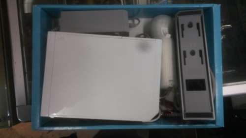 NINTENDO WII CONSOLE & ALL EXTRAS + 3 GAMES