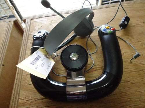 XBOX 360 STEERING WHEEL + EARPICE