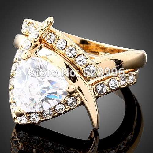 CUBIC ZIRCONIA WITH RINESTONES TRIANGLE 24K GOLD PLATED RING SIZE9