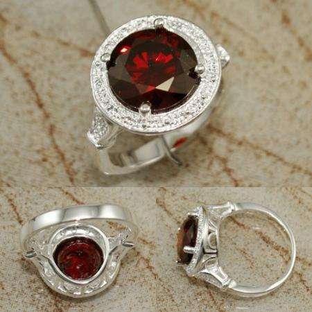 GARNET GEMSTONE RING SIZE 8