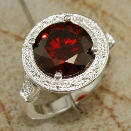 GARNET GEMSTONE RING SIZE 8