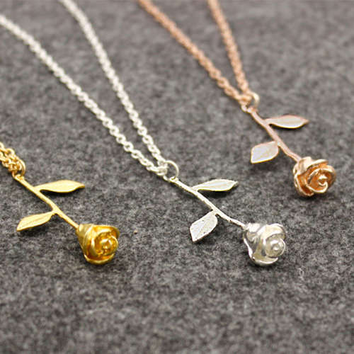 CHARMING ROSE PENDANT AND CHAIN - ROSEGOLD PLATED