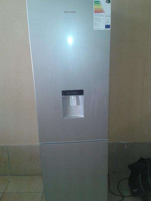 HiSense 359M Fridge/Freezer with Water Dispenser