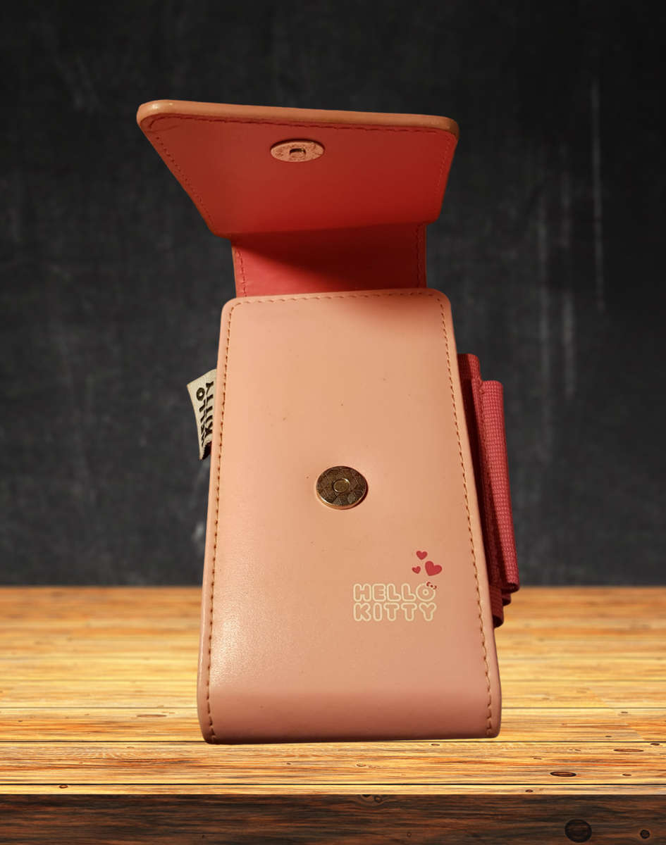 Nintendo DS Lite Coral Pink in Hello Kitty Case in Hello Kitty Case and 3 Games - Great Condition