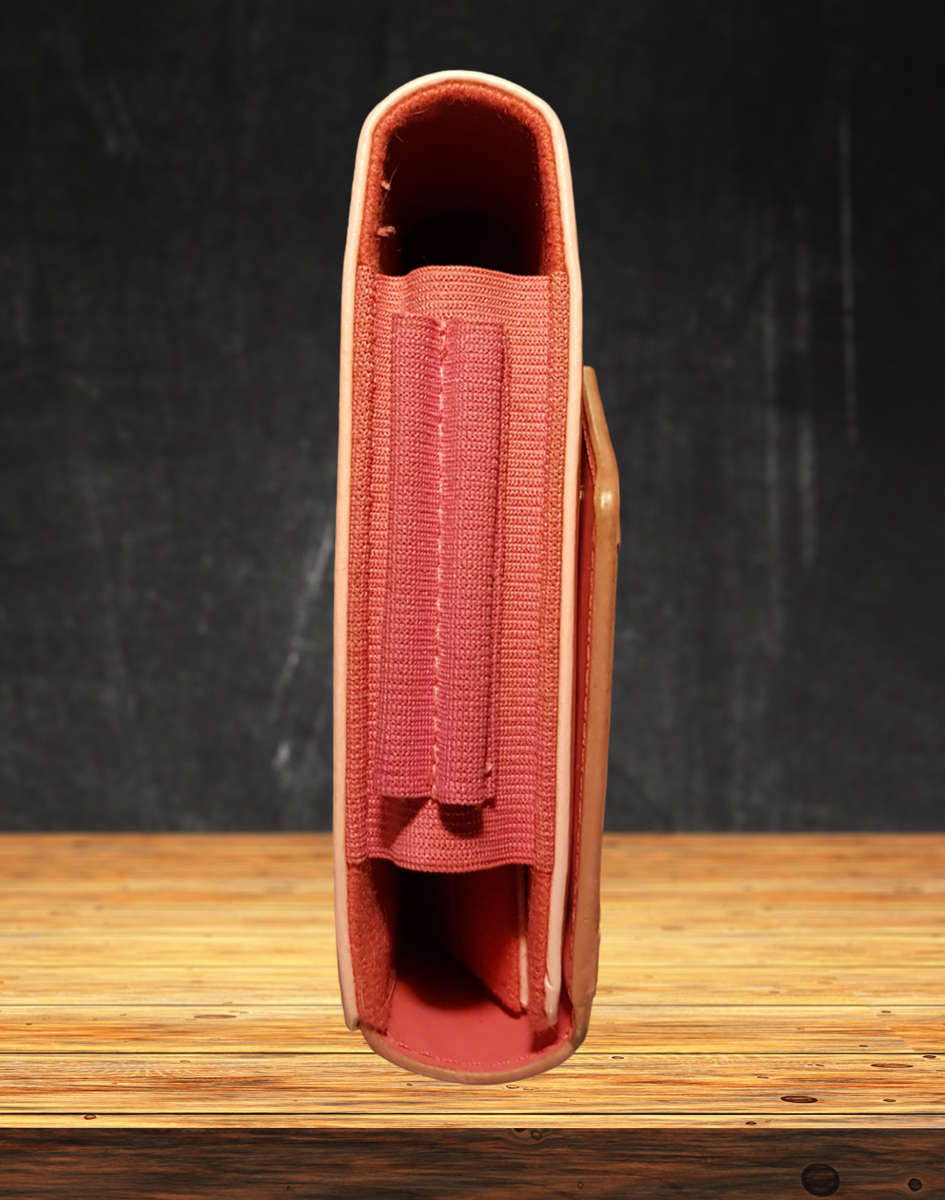 Nintendo DS Lite Coral Pink in Hello Kitty Case in Hello Kitty Case and 3 Games - Great Condition