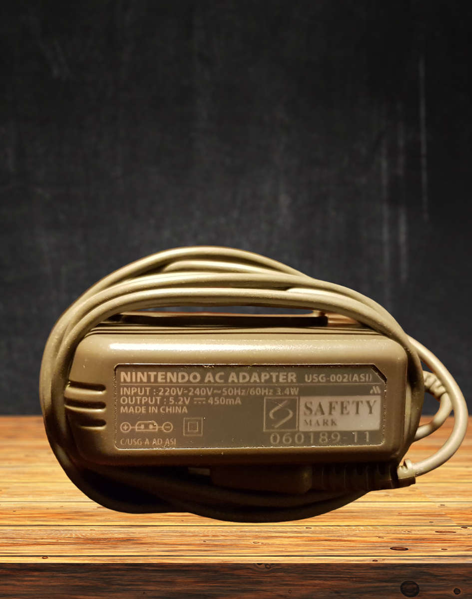 Nintendo DS Lite Coral Pink in Hello Kitty Case in Hello Kitty Case and 3 Games - Great Condition