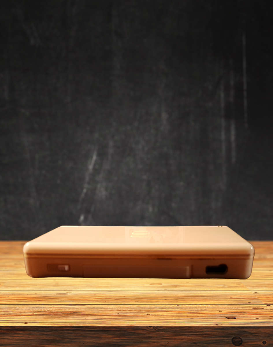 Nintendo DS Lite Coral Pink in Hello Kitty Case in Hello Kitty Case and 3 Games - Great Condition