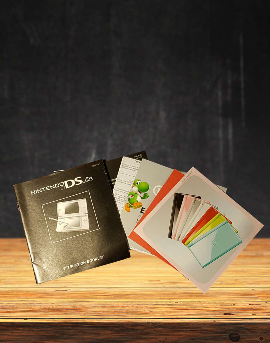 Nintendo DS Lite Coral Pink in Hello Kitty Case in Hello Kitty Case and 3 Games - Great Condition