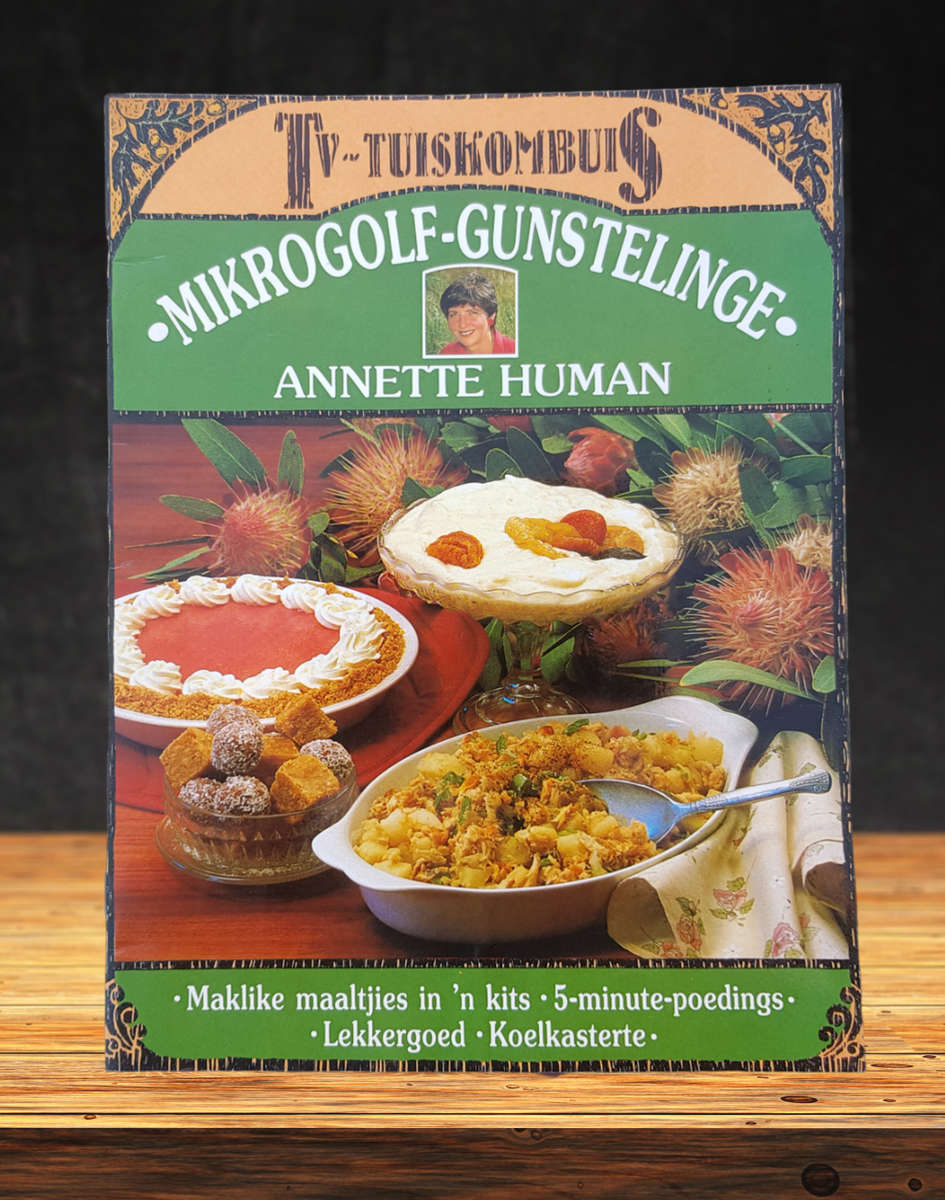 TV-Tuiskombuis  Mikrogolf Gunstelinge deur Annette Human Sagteband Goeie Toestand