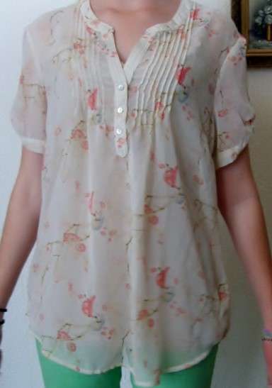 FLORAL SEE THROUGH CREAM TOP. REAL CLOTHING. SIZE EXTRA LARGE. AS NEW